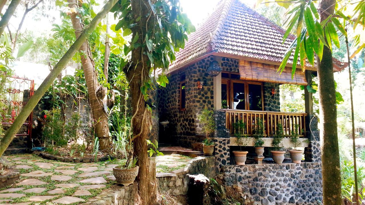 Pondok Manis Singaraja  Exterior photo